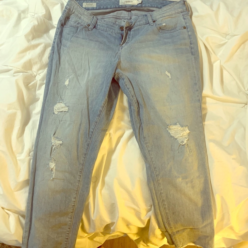 Torrid Boyfriend cut distressed crop jeans